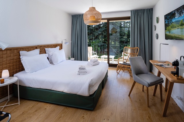 Chambre double ou twin: 2 adultes ou 1 adulte et 1 jeune + de 12 ans (Dieulefit)